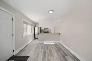 1424 Bear Flag Dr, Hanover Park, IL 60133 - Photo 2