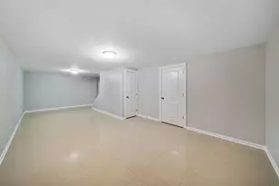 1424 Bear Flag Dr, Hanover Park, IL 60133 - Photo 16