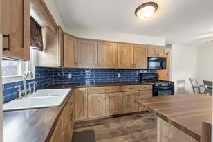 2145 Root St, Crest Hill, IL 60403 - Photo 8