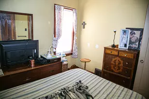 10946 S Avenue D, Chicago, IL 60617 - Photo 12