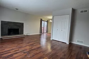 1005 Manchester Ct, South Elgin, IL 60177 - Photo 2