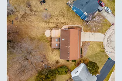 11 Spinnaker Court, Grayslake, IL 60030 - Photo 2