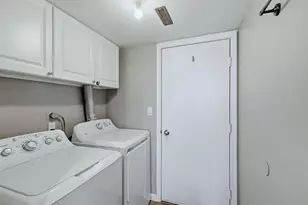 1515 Apple Grove Ln, Westmont, IL 60559 - Photo 10