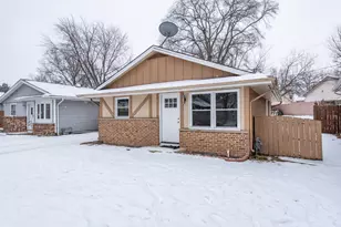 19451 W Hoag Ct, Mundelein, IL 60060 - Photo 2