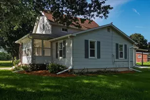 404 East St, Prophetstown, IL 61277 - Photo 4