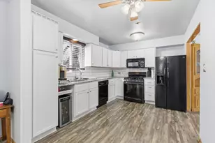 4N212 Eighth Ave, Addison, IL 60101 - Photo 4