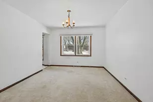 1151 S Edgewood Ave, Lombard, IL 60148 - Photo 6