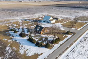 10788 N 1000 E Rd, Chenoa, IL 61726 - Photo 2