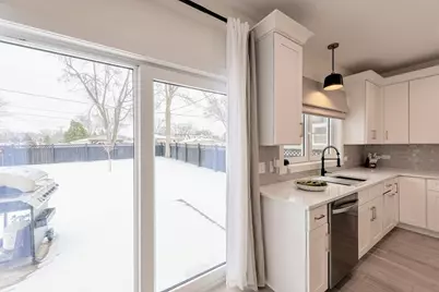 145 N Elmwood Avenue, Wood Dale, IL 60191 - Photo 10