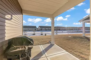 906 Homerton Blvd, North Aurora, IL 60542 - Photo 2