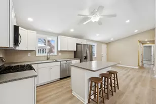 38840 N Pk Ave, Beach Park, IL 60099 - Photo 2