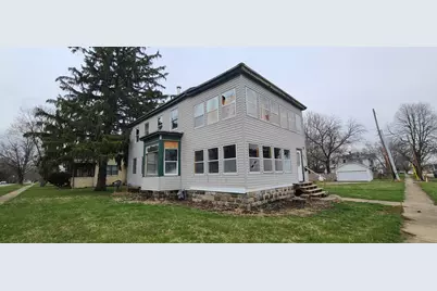 421 7th Avenue W, Rochelle, IL 61068 - Photo 1