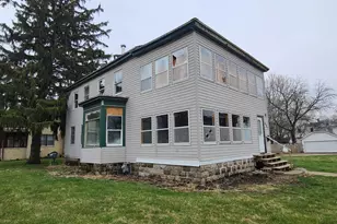 421 7th Ave W, Rochelle, IL 61068 - Photo 1