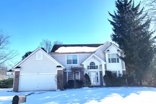 541 Meadowview Dr, Wauconda, IL 60084 - Photo 2