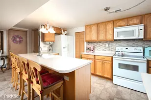 551 N Plamondon Dr, Addison, IL 60101 - Photo 16