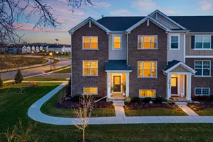 30w130 Wheeler Cir, Warrenville, IL 60563 - Photo 2