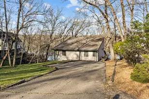 1120 Windy Hill Ct, Varna, IL 61375 - Photo 4