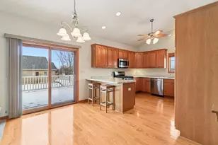 832 Mary Ct, Marengo, IL 60152 - Photo 10