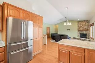 832 Mary Ct, Marengo, IL 60152 - Photo 8