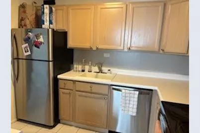 1850 N Clark Street #901, Chicago, IL 60614 - Photo 2