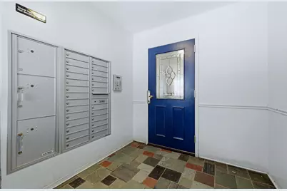 222 Washington Boulevard #105, Oak Park, IL 60302 - Photo 2