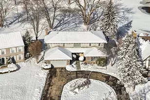 9 Buckingham Dr, Sugar Grove, IL 60554 - Photo 1