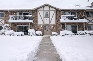 16W 540 Lake Dr, Willowbrook, IL 60527 - Photo 1