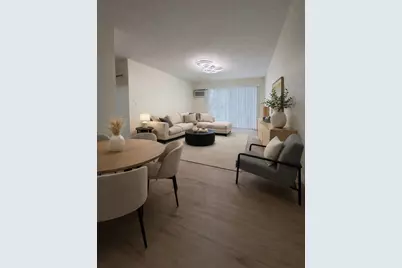 16W540 Lake Drive #104, Willowbrook, IL 60527 - Photo 2