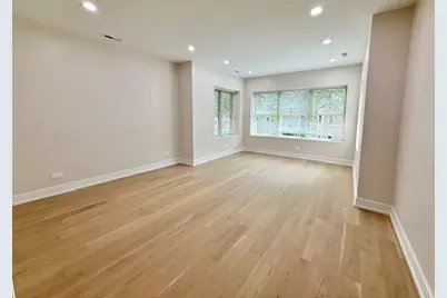 5852 N Artesian Avenue #1, Chicago, IL 60659 - Photo 2