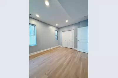 5852 N Artesian Avenue #1, Chicago, IL 60659 - Photo 6