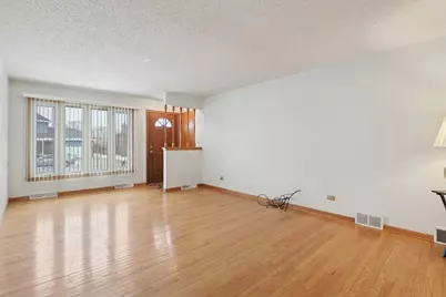 5818 N Octavia Avenue, Chicago, IL 60631 - Photo 4