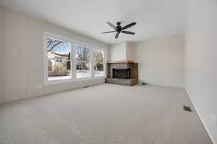 644 Leslie Ln, Schaumburg, IL 60194 - Photo 16