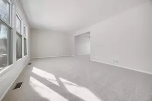 644 Leslie Ln, Schaumburg, IL 60194 - Photo 8