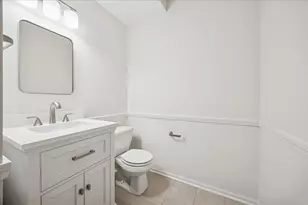 1424 S Fairfield Ave, Lombard, IL 60148 - Photo 8