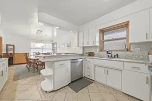 10800 S Tripp Ave, Oak Lawn, IL 60453 - Photo 12