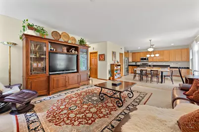 365 Oakmont Drive, Cary, IL 60013 - Photo 14