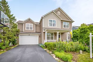 365 Oakmont Dr, Cary, IL 60013 - Photo 1