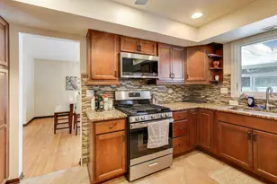 511 Mark Ln, Downers Grove, IL 60516 - Photo 12