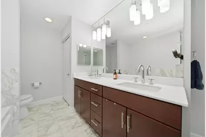 100 E 14th Street #1401, Chicago, IL 60605 - Photo 12