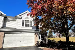 2737 Borkshire Ln, Aurora, IL 60502 - Photo 2