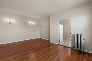 1934 E 74th St, Chicago, IL 60649 - Photo 4