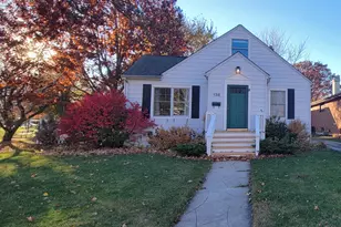 138 N Eastern Ave, Bartlett, IL 60103 - Photo 1