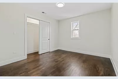 9419 S Saint Lawrence Avenue, Chicago, IL 60619 - Photo 10