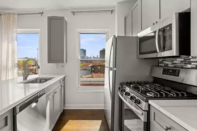 1322 W Huron Street #4N, Chicago, IL 60642 - Photo 4