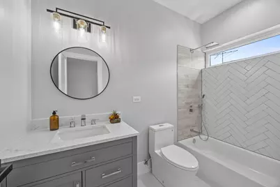 2323 W Farragut Avenue, Chicago, IL 60625 - Photo 34