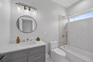 2323 W Farragut Ave, Chicago, IL 60625 - Photo 34