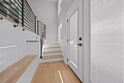 2323 W Farragut Avenue, Chicago, IL 60625 - Photo 14