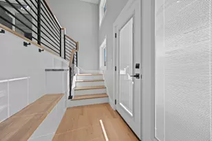 2323 W Farragut Ave, Chicago, IL 60625 - Photo 14