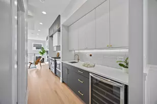 2323 W Farragut Ave, Chicago, IL 60625 - Photo 6