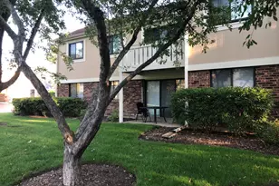 1155 Silverwood Ct, Wheeling, IL 60090 - Photo 4